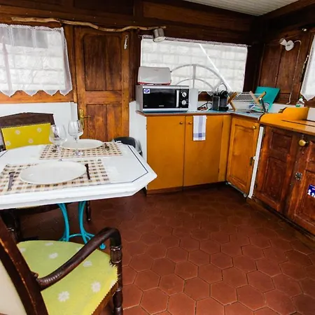 Botel Peniche - Le Nenuphar *