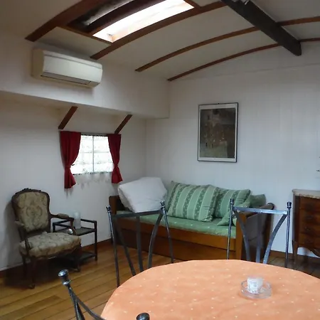 Péniche - Le Nénuphar Parigi