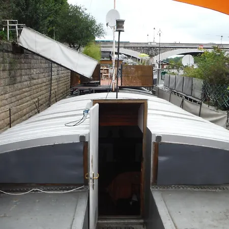 Botel Péniche - Le Nénuphar *