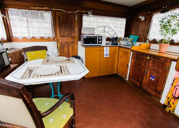 Hotel en barco Péniche - Le Nénuphar *